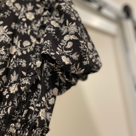 Max Studio Black and White Floral Maxi Dress - Picture 3 of 5